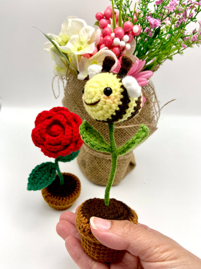 Bee your Love crochet plant (with name)