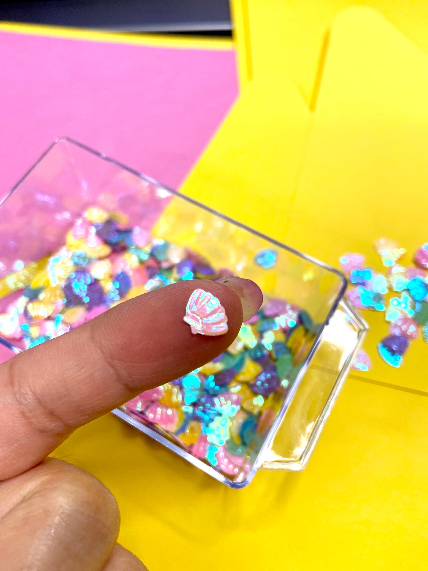 Holographic Shell Shape Confetti